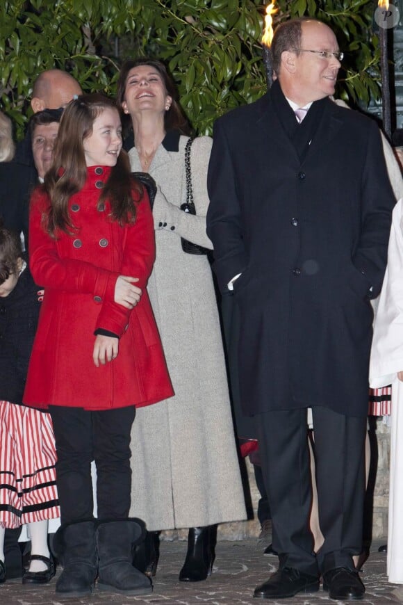 La princesse Caroline et sa fille la princesse Alexandra se sont jointes au prince Albert et à la princesse Charlene pour les célébrations de Sainte-Dévote.
Au soir du 26 janvier 2012, comme chaque année, le prince Albert II de Monaco et des membres de la famille princière monégasque ont embrasé la barque commémorant la légende de Sainte-Dévote et honorant le lien entre la principauté et sa sainte-patronne.