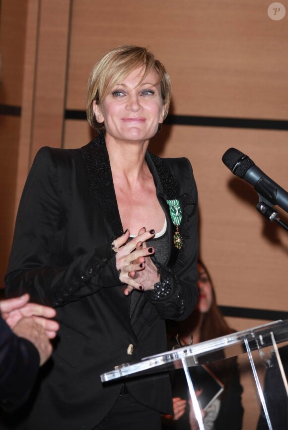 Patricia Kaas a été faite officier des Arts et des Lettres samedi 28 janvier 2012, au Majestic de Cannes, par Frédéric Mitterrand, au cours d'une cérémonie qui a également vu Shakira et Françoise Canetti décorées.