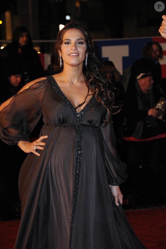 Elisa Tovati, enceinte de huit mois, a malgré tout  honoré de sa présence les 13e NRJ Music Awards, où elle était nominée  deux fois, avec beaucoup de grâce, à Cannes le 28 janvier 2012.
