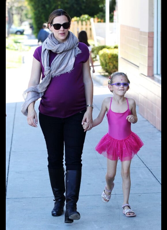 Jennifer Garner et son adorable fille Violet, qui vient de sortir de son cours de danse, le 28 janvier, à Los Angeles