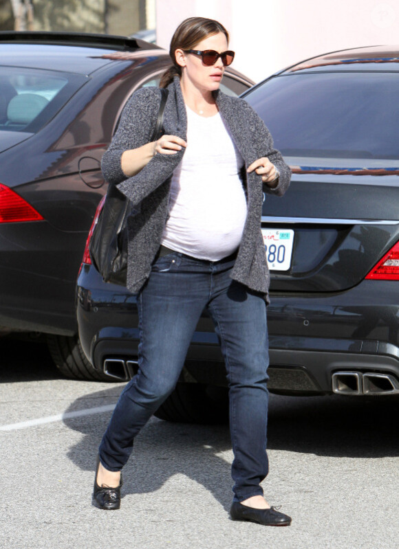 Jennifer Garner, enceinte, dans les rues de Los Angeles, le 29 janvier 2012