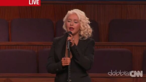 Christina Aguilera, aux funérailles d'Etta James, brille par son inélégance