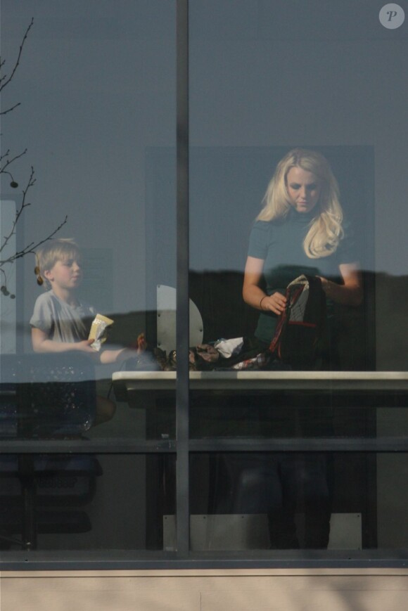 Britney Spears et ses fils dans un gymnase à Los Angeles le 31 janvier 2012