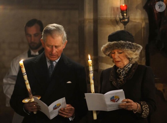 Le prince Charles et sa femme Camilla Parker Bowles à la messe de la Chandeleur en l'église Saint-Michael, à Londres le 2 février 2012.