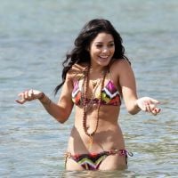 Vanessa Hudgens ose la baignade topless à Hawaï sous le regard de son amoureux