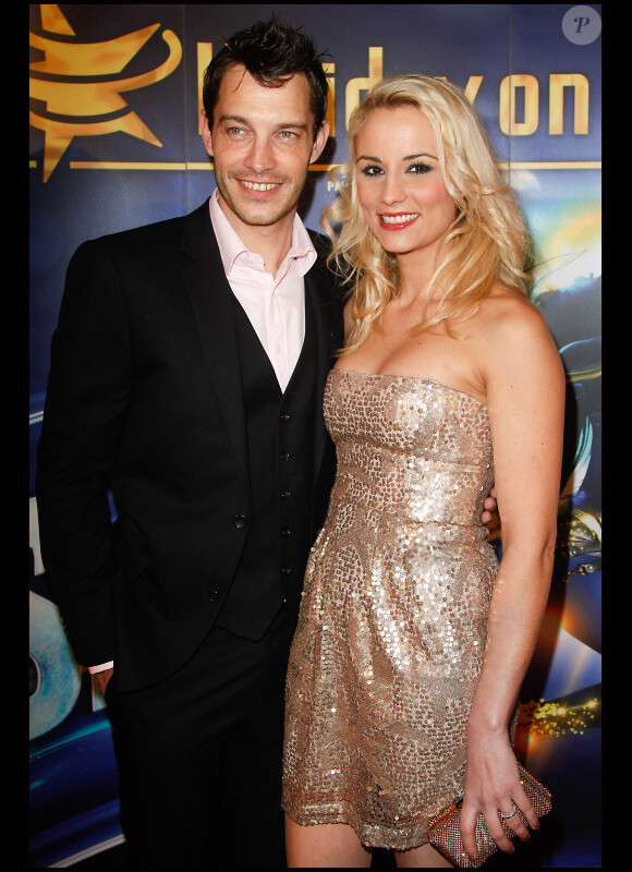 Elodie Gossuin et son mari Bertrand Lacherie lors de la première d'Holiday on Ice au Zenith de Paris le 10 février 2012
 