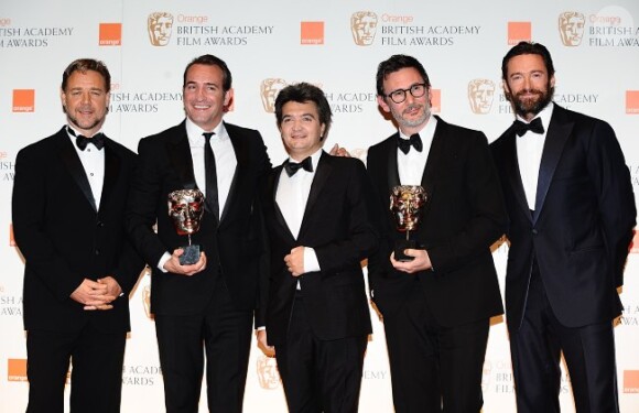 Russel Crowe, Jean Dujardin, Thomas Langmann, Michel Hazanavicius et Hugh Jackman lors des BAFTAs 2012, le 12 février à Londres.