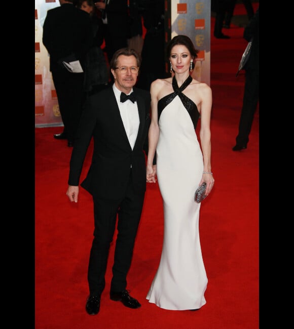 Gary Oldman et Alexandra Edenborough, le 12 février 2012 aux BAFTAs à Londres.