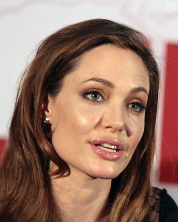 Angelina Jolie pendant la conférence de presse de son film Au pays du sang et du miel, à Sarajevo, le 14 février 2012.