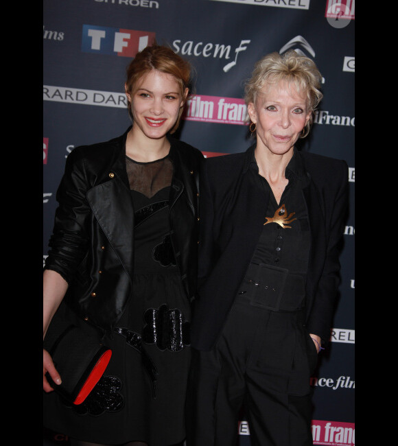 Hande Kodja et Tonie Marshall lors de la soirée de remise des Trophées du Film français à Paris le 14 février 2012