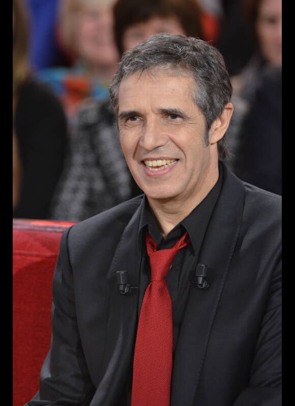 Julien Clerc lors de l'enregistrement de l'émission Vivement Dimanche, diffusée le 19 février 2012 sur France 2 - le 15 février 2012