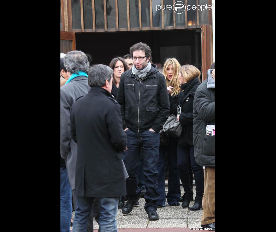Manu Levy Lors Des Obseques De Jean Pierre Spiero En L Eglise