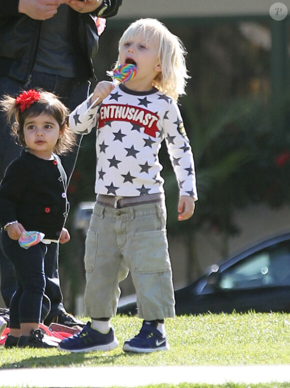 Gwen Stefani et ses fils Kingston et Zuma s'éclatent dans un parc de Santa Monica le 18 février 2012