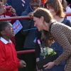 Kate Middleton en visite auprès d'enfants défavorisés d'Oxford avec l'association The Art Room dont elle est la marraine, le 21 février 2012.