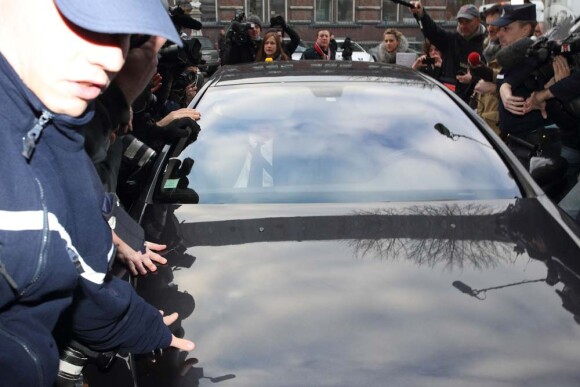 Dominique Strauss-Kahn arrive à la gendarmerie de Lille pour y être entendu dans l'affaire du Carlton, le 21 février 2012.