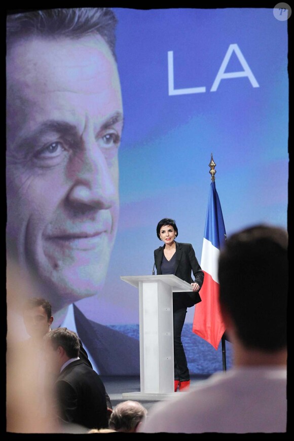Rachida Dati en meeting aux côtés de Nicolas Sarkozy, à Lille, le 23 janvier 2012.