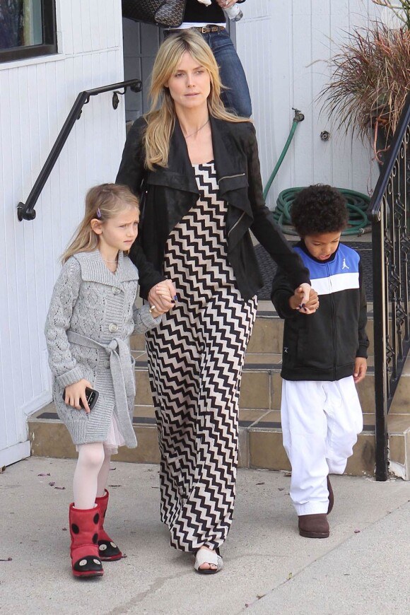 Heidi Klum et ses enfants en février 2012.
Seal et Heidi Klum ont annoncé leur séparation le 23 janvier 2012. Depuis, le chanteur britannique en parle librement, tandis que le top model fait profil bas.