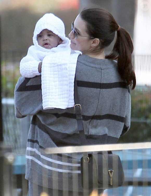Exclusif : Kristin Davis et sa si mignonne fille Gemma Rose au parc de Santa Monica le 22 février 2012