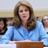 La reine Noor de Jordanie intervenait le 28 février 2012 à Washington devant les représentants américains auprès de l'Organisation pour la Sécurité et la Coopération en Europe en tant que membre de la Commission Internationale des Personnes Disparues.