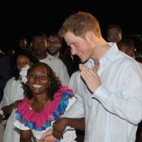 Prince Harry : Ivre de vie, il danse au Belize jusqu'à plus soif