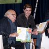 Zac Efron et Danny DeVito lisent le livre Le Lorax dans une librairie new-yorkaise, le vendredi 2 mars 2012.