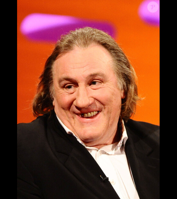 Gérard Depardieu refait des siennes sur le plateau de l'émission The Graham Norton Show dans les studios de Londres le 8 mars 2012 