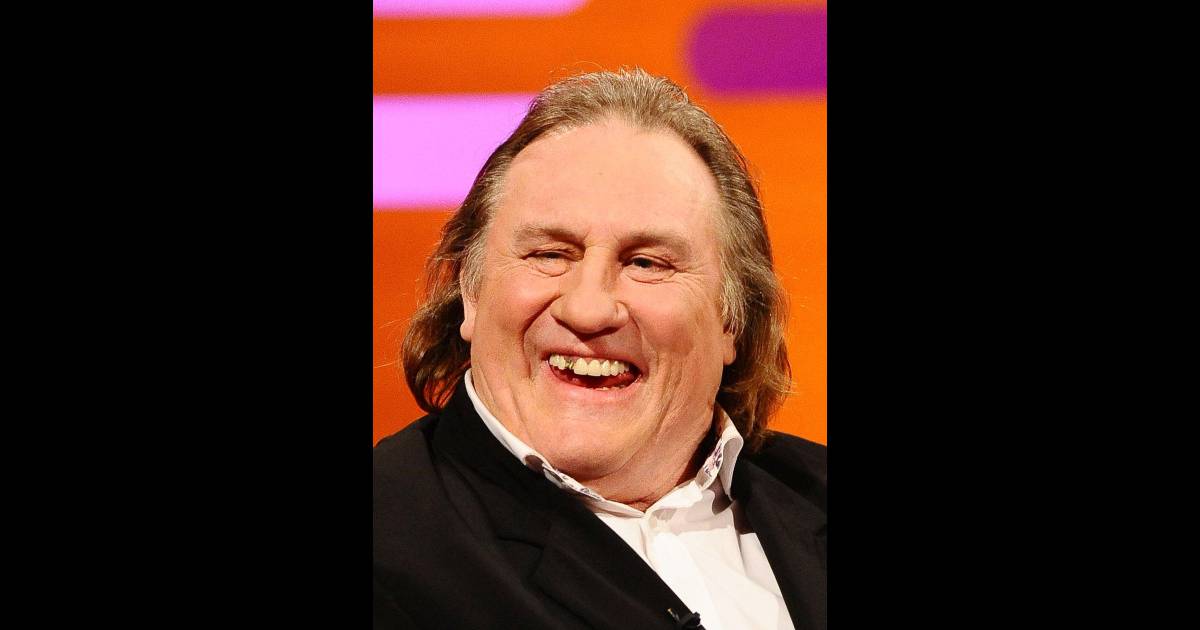 Gerard Depardieu Une Dent Noire Mais Le Sourire Avant Une Sacree Surprise Purepeople