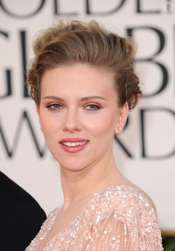 Les lèvres de Scarlett Johansson sont les plus demandées par les patientes des chirurgiens esthétiques. Los Angeles, janvier 2011.