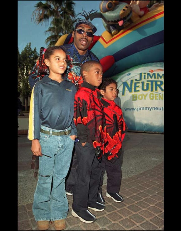 Coolio avec ses trois fils lors de l'avant première de Jimmy Neutron en décembre 2001