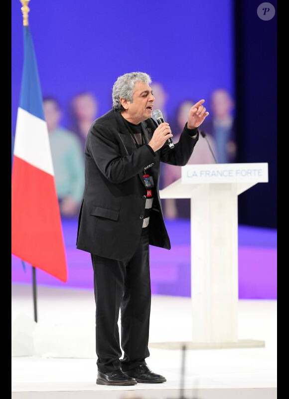 Enrico Macias le 11 mars 2012 lors du meeting de Villepinte de Nicolas Sarkozy
