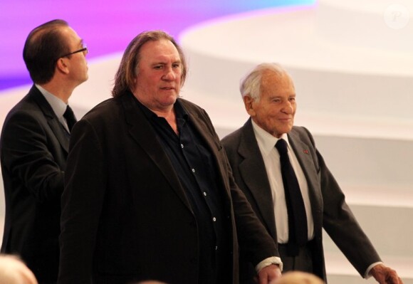 Gérard Depardieu et Jean d'Ormesson le 11 mars 2012 lors du meeting de Villepinte de Nicolas Sarkozy