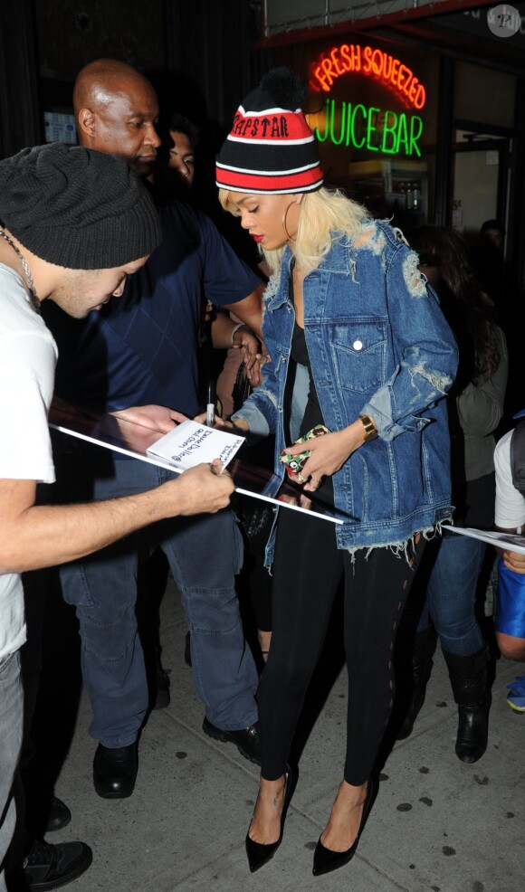 Rihanna à la sortie du restaurant Emilio's Ballato à New York, le 13 mars 2012.