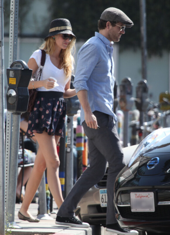 Blake Lively et Ryan Reynolds, amoureux gourmands sous le soleil de Los Angeles. Mars 2012