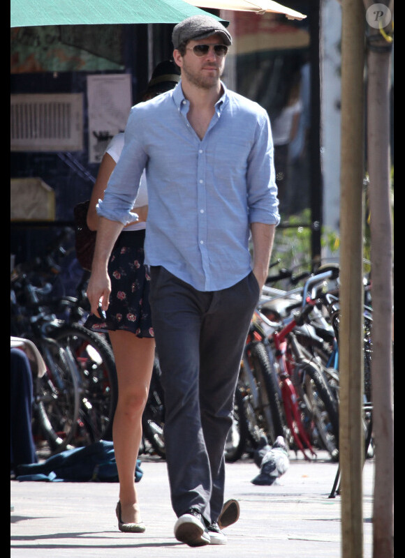 Blake Lively et Ryan Reynolds, amoureux gourmands sous le soleil de Los Angeles. Mars 2012