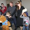 Angelina Jolie, Zahara et Shiloh de retour à Los Angeles après un bref séjour à Amsterdam entre filles. Le 15 mars 2012 à l'aéroport L.A.X