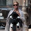 Beyonce encore un peu ronde, avec sa fillette Blue Ivy dans les rues de New York le 13 mars 2012