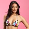 Jarah Mariano pose pour la nouvelle ligne de campagne de Roxy.
