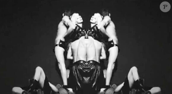Image extraite du clip Girl Gone Wild réalisé par Mert and Marcus pour Madonna, mars 2012.