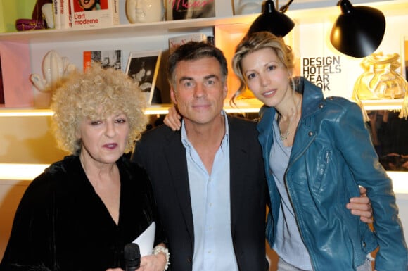 Bruno Gaccio, Elisabeth Reynaud et Tristane Banon lors du Prix Bel Ami à l'hôtel Bel Ami le 22 mars 2012 à Paris 