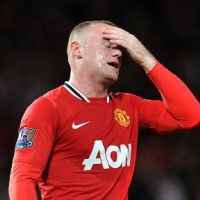Wayne Rooney casse le bras d'un jeune fan