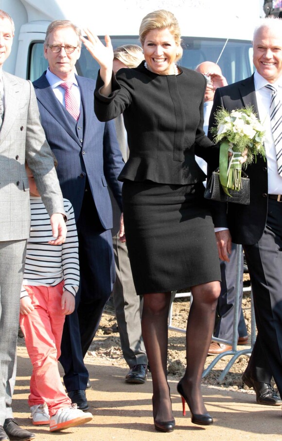 La princesse Maxima des Pays-Bas participait en tant qu'invitée d'honneur au 56e Boomfeestdag, le Festival néerlandais de l'arbre qui voit des écoliers de tout le pays planter des arbres, à Oeffelte, le 21 mars 2012. Le même jour, elle assistait également aux funérailles des enfants de Lommel, en Belgique, puis, le lendemain, à celles à Louvain.