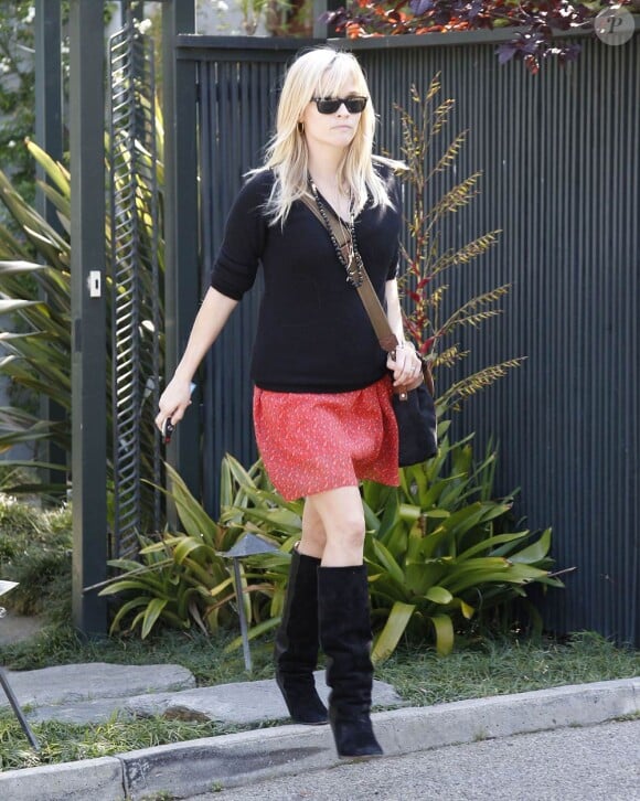 Reese Witherspoon, le 21 mars 2012 à Brentwood, peu après qu'on a appris sa troisième grossesse.