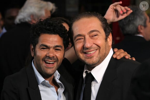 Jamel Debbouze et Patrick Timsit lors de l'avant-première du film Sur la piste du Marsupilami à Paris le 26 mars 2012