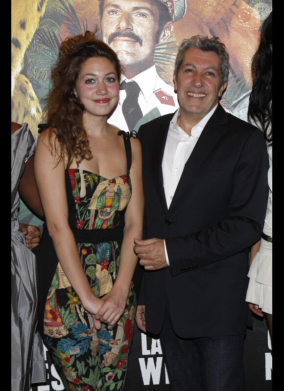 Louise Chabat et son père Alain Chabat lors de l'avant-première du film Sur la piste du Marsupilami à Paris le 26 mars 2012