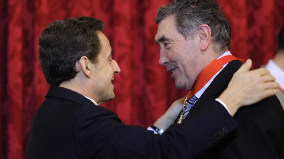 Eddy Merckx inculpé pour corruption après avoir été décoré par Nicolas Sarkozy