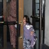 Katie Holmes et Suri Cruise, ses peluches dans les mains, quittent leur appartement new-yorkais et se rendent à l'héliport, le 27 mars 2012 à New York