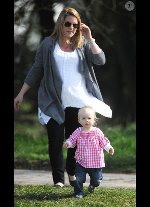Autumn Phillips et sa fille Savannah le 24 mars 2012 à Gatcombe