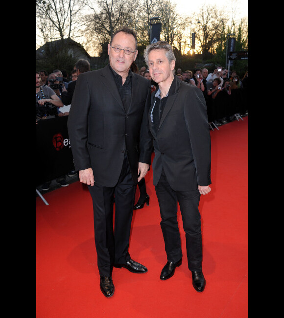 Jean Reno et le maire Alain Suguenot lors du festival international du film policier de Beaune - 29 mars 2012