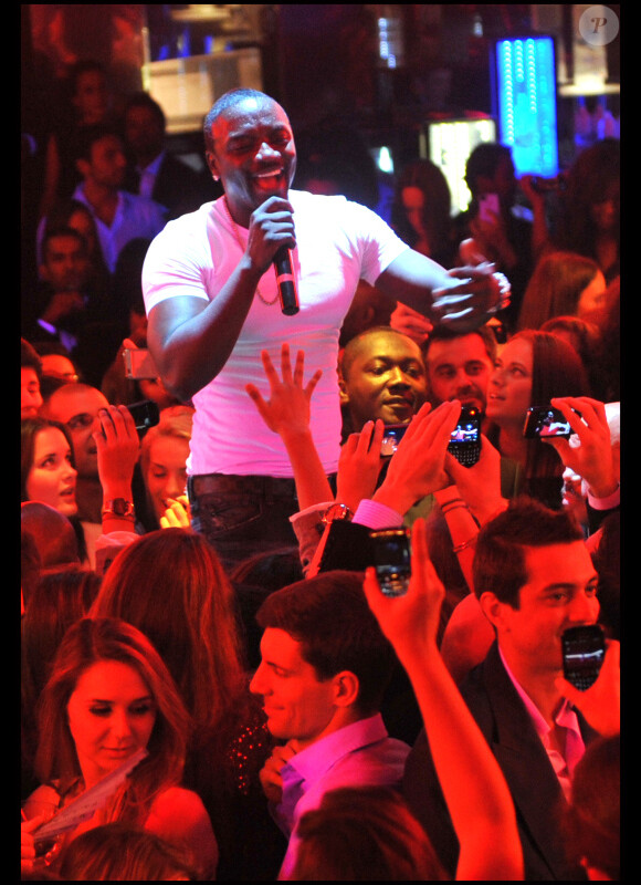 Grosse ambiance au VIP Room à l'occasion de la venue d'Akon, le vendredi 30 mars 2012.