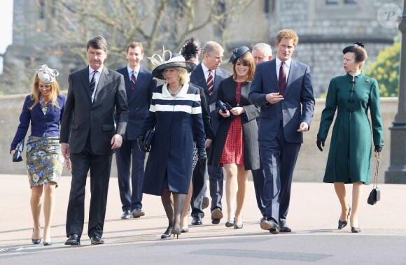 Jour de commémoration à Windsor : le 30 mars 2012 au matin, les royaux britanniques se remémoraient, à l'initiative de la reine Elizabeth II, les regrettées reine mère et princesse Margaret, respectivement décédées à 101 et 71 ans en 2002.